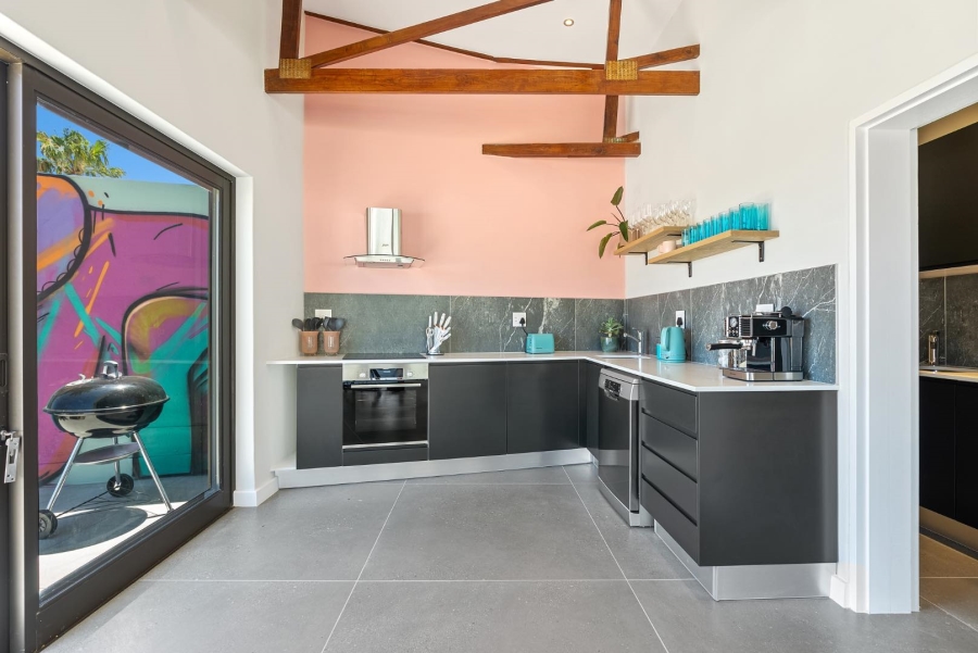 4 Bedroom Property for Sale in Sea Point Western Cape